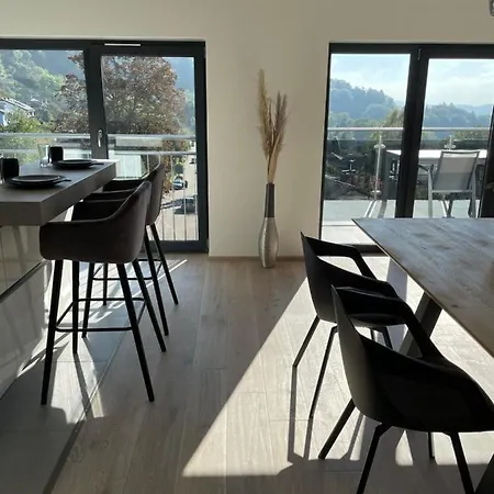Penthouse Schlossblick Apartman