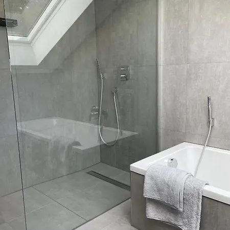 Penthouse Schlossblick Apartman Heiligenborn